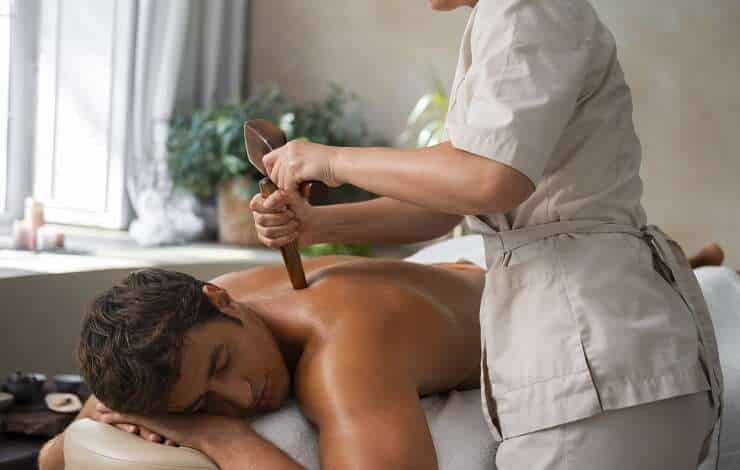 Udwarthanam Massage For Effective Fat Loss